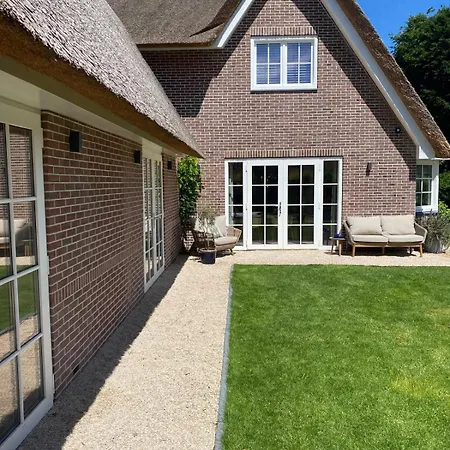 Luxe Garden Ams Area Villa *