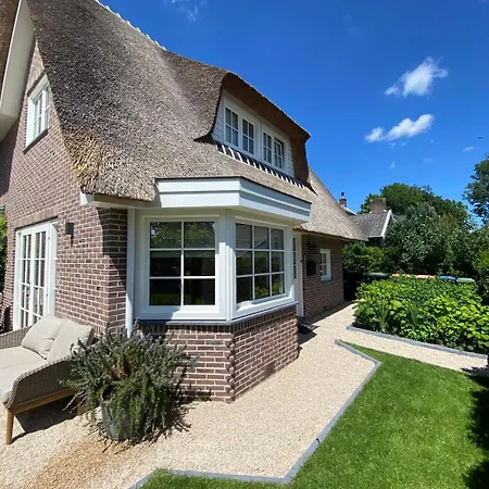Luxe Garden Ams Area Villa
